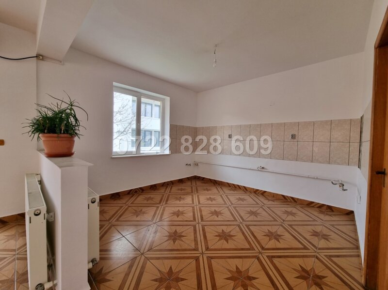 Titan  Vila cu Piscina si Garaj D+P+2+M