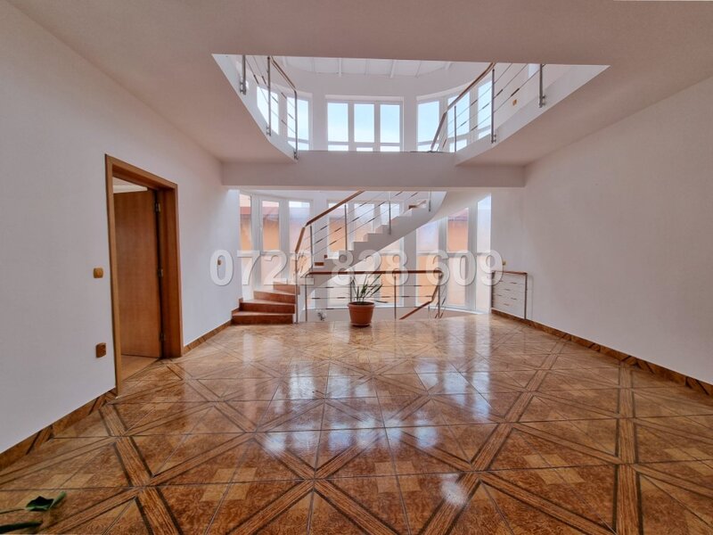 Titan  Vila cu Piscina si Garaj D+P+2+M