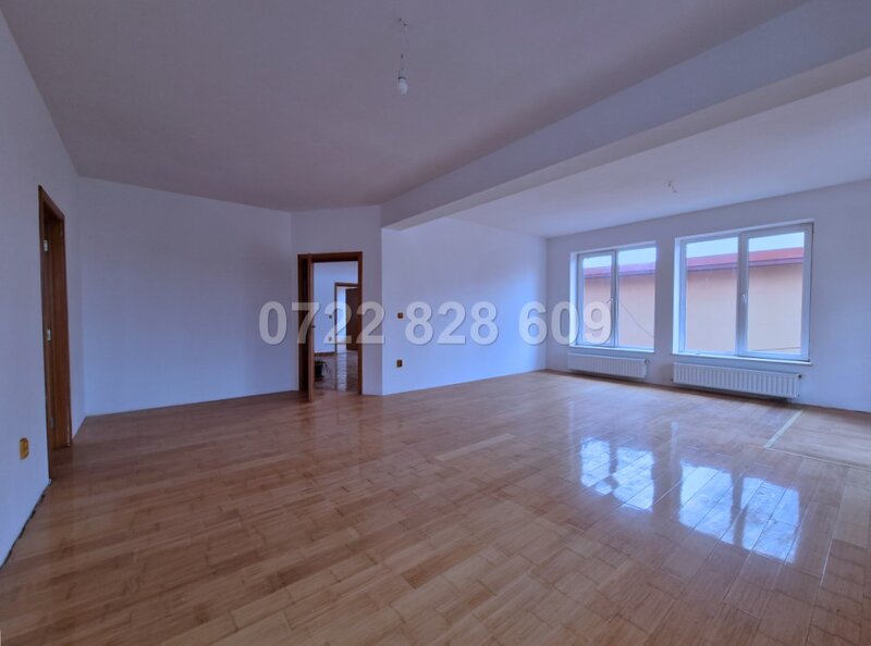 Titan  Vila cu Piscina si Garaj D+P+2+M