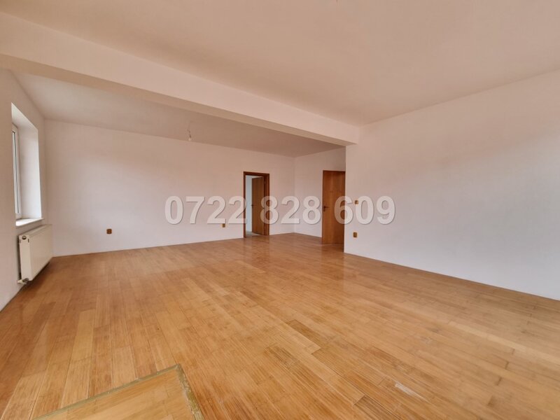 Titan  Vila cu Piscina si Garaj D+P+2+M